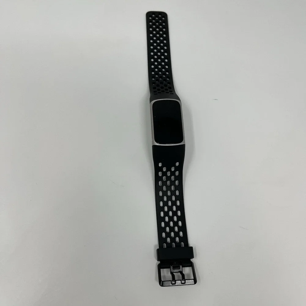 Fitbit Charge 5 Silver/Black (FB421) - FOR PARTS - Black Screen Issue / Boots